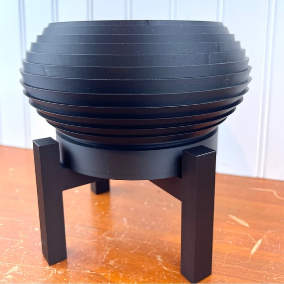 Indoor Planter Pot, The Frons Planter Pot, Drip Tray and Stand - Picture 5 of 11